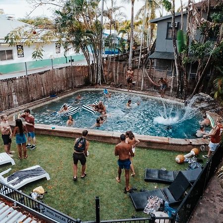 Why Not Backpackers Hostel Cairns Exterior photo