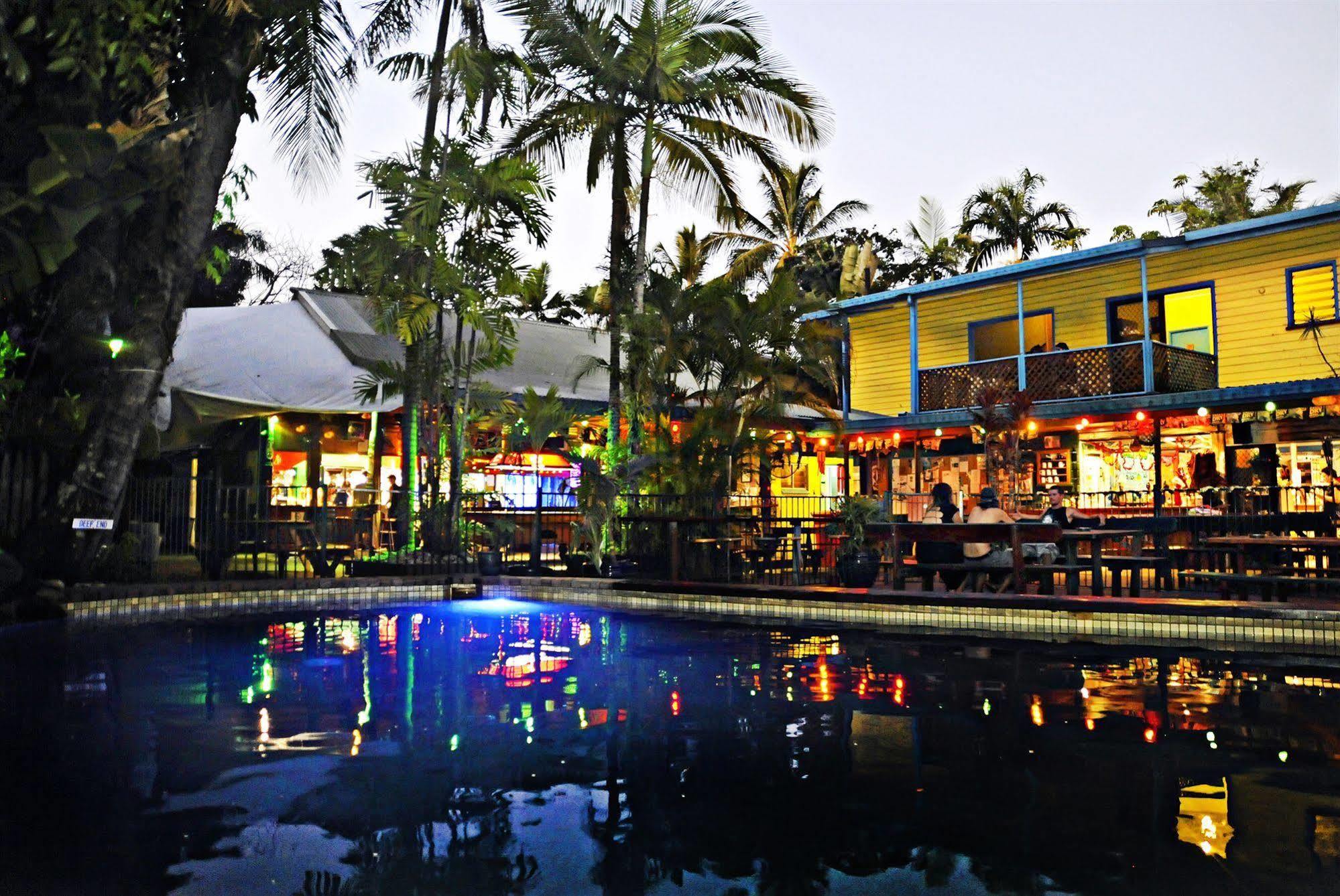 Why Not Backpackers Hostel Cairns Exterior photo